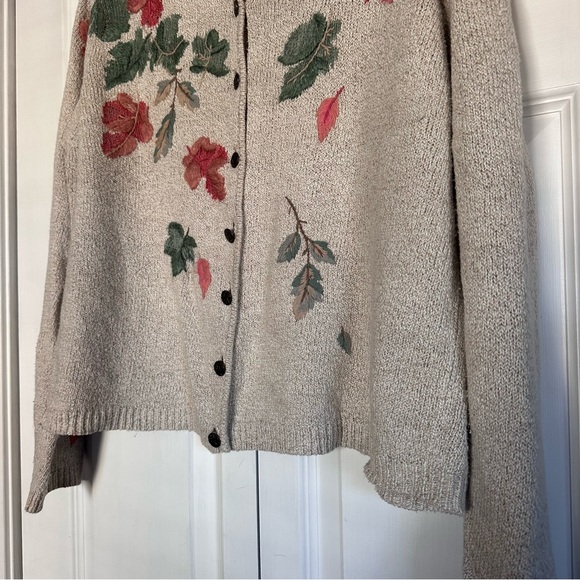 Vintage Monterey Embroidered Leaf Cardigan with buttons - Picture 6 of 15